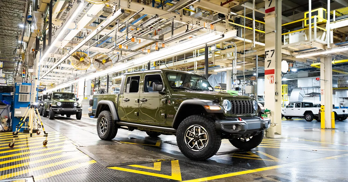 Ram Confirms Midsize Dakota Pickup Will Be Built Alongside Jeep Gladiator