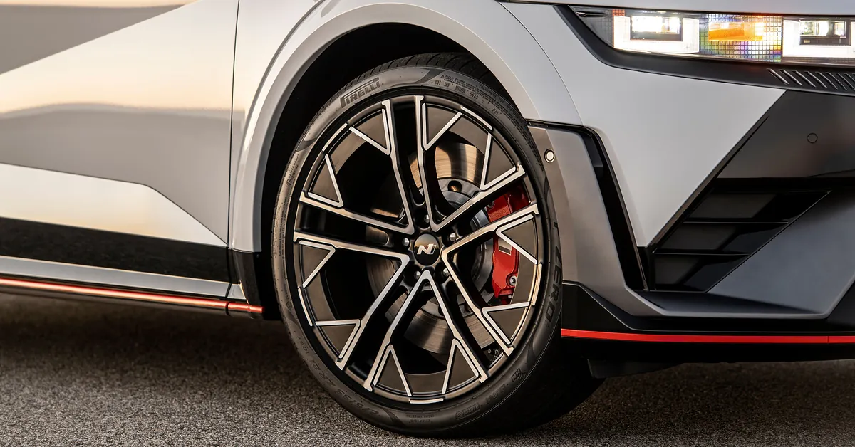 Driving Dystopia: Nightmare Brake Job Illustrates Problems With Modern Auto Maintenance