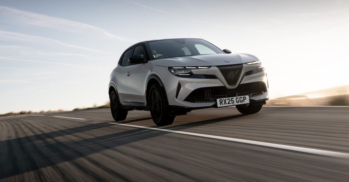 Alfa Romeo Junior Ibrida review 2026