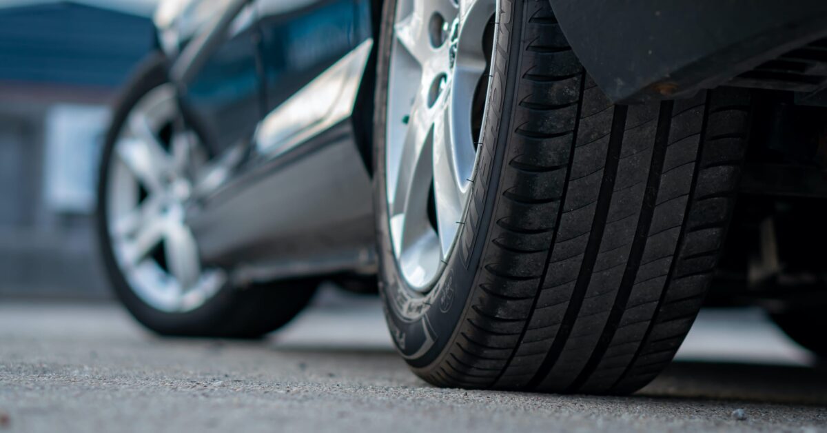 Road legal – or safe? When to replace car tyres