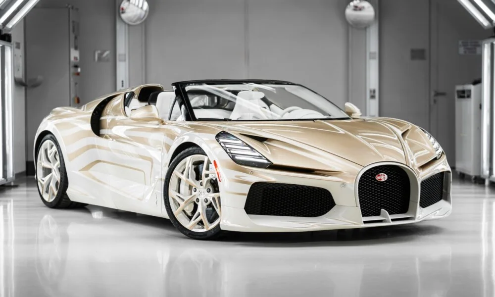 Bugatti Mistral ‘La Perle Rare’ is a pearlescent tribute to the brand’s hypercars