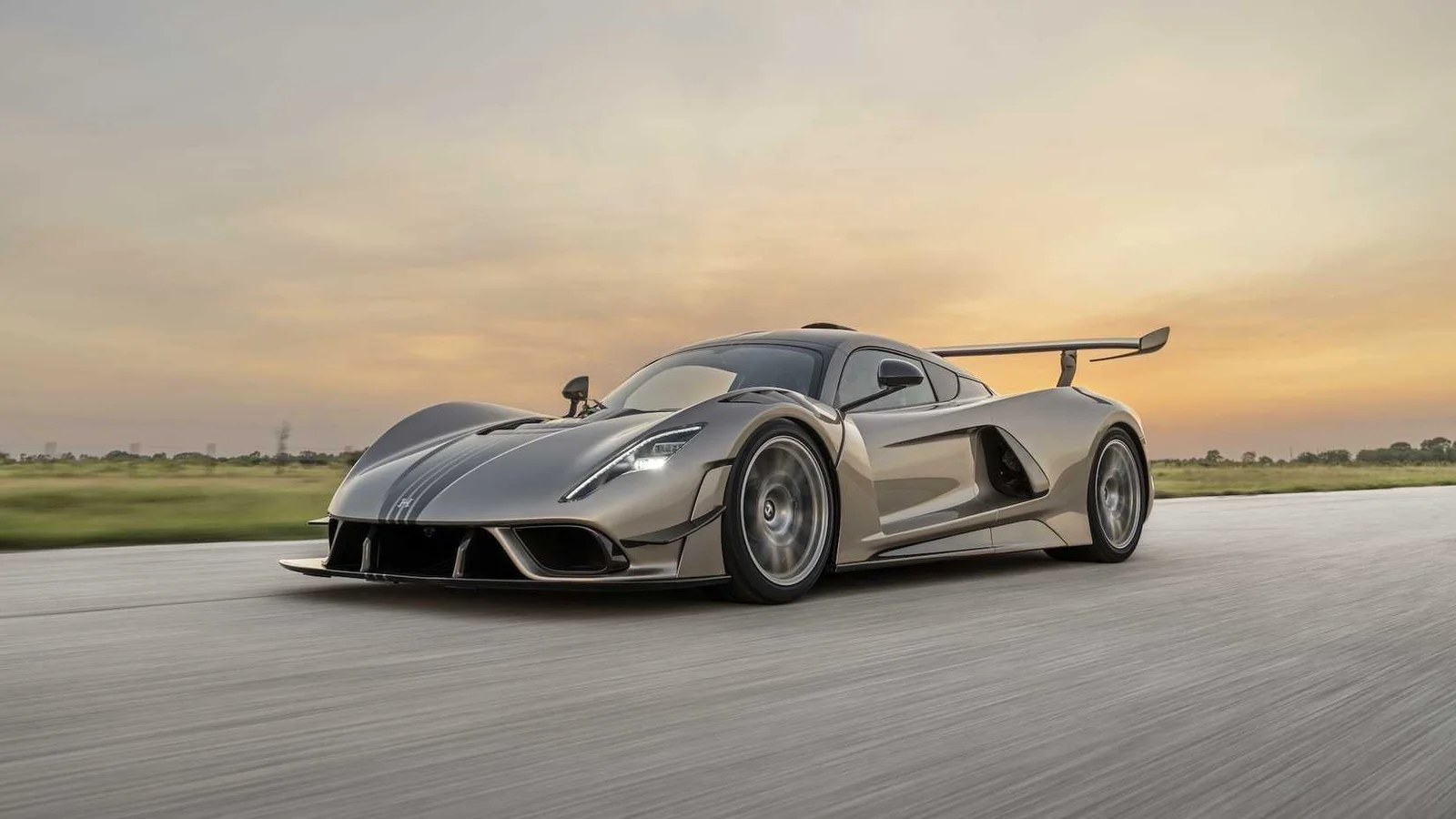 Hennessey just put a gated manual in a 2000 bhp hypercar and it sounds erotic