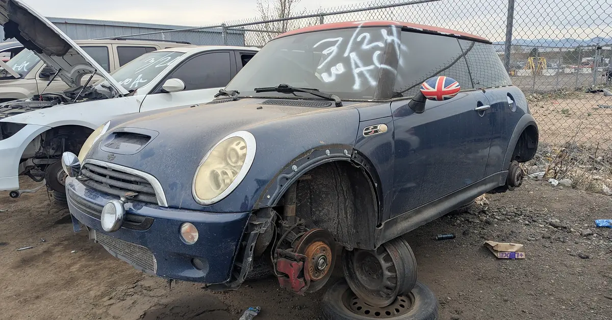 Junkyard Find: 2006 Mini Cooper S Checkmate with John Cooper Works Tuning Kit