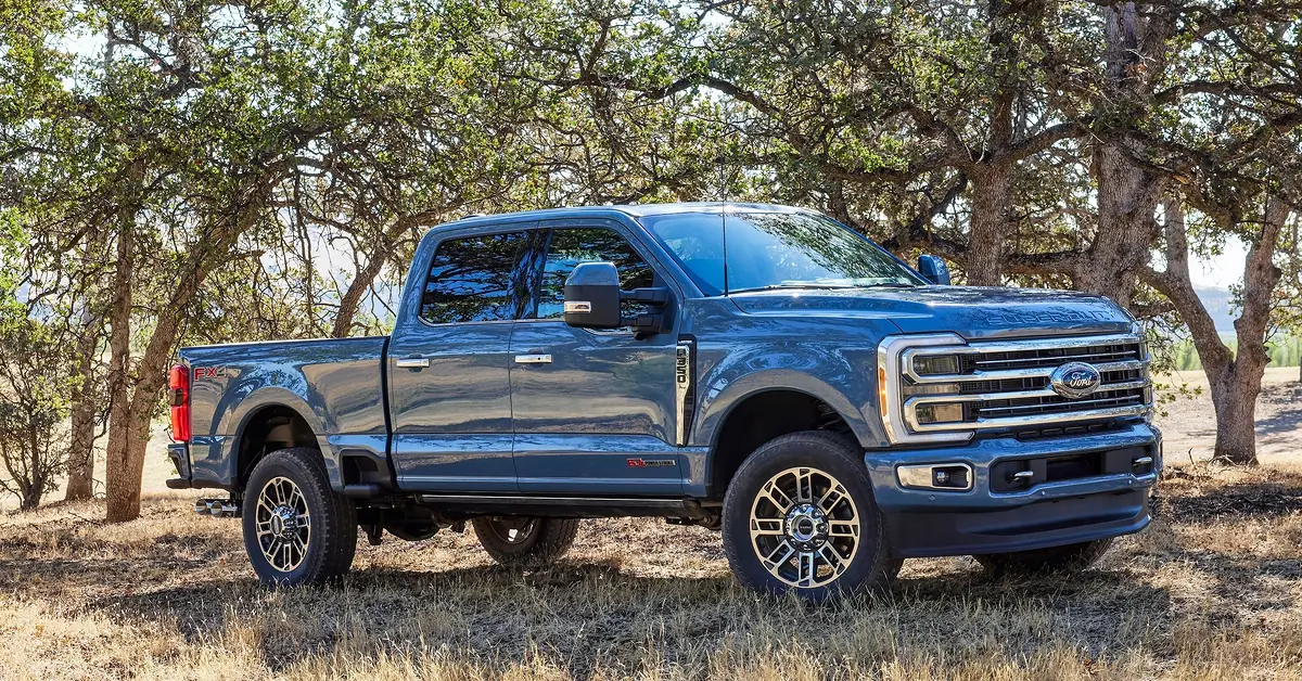 Wiper Arm Issue Forces Ford to Recalls 422,613 Full-Size SUVs, Super Dutys