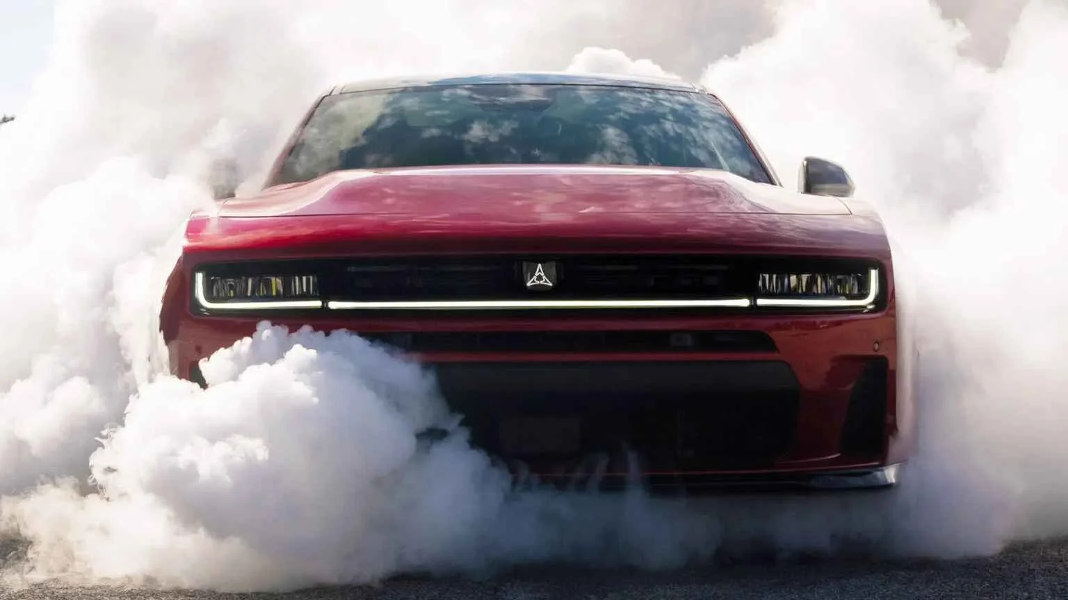 777 hp, V8 Dodge Charger SRT Hellcat could break cover this August