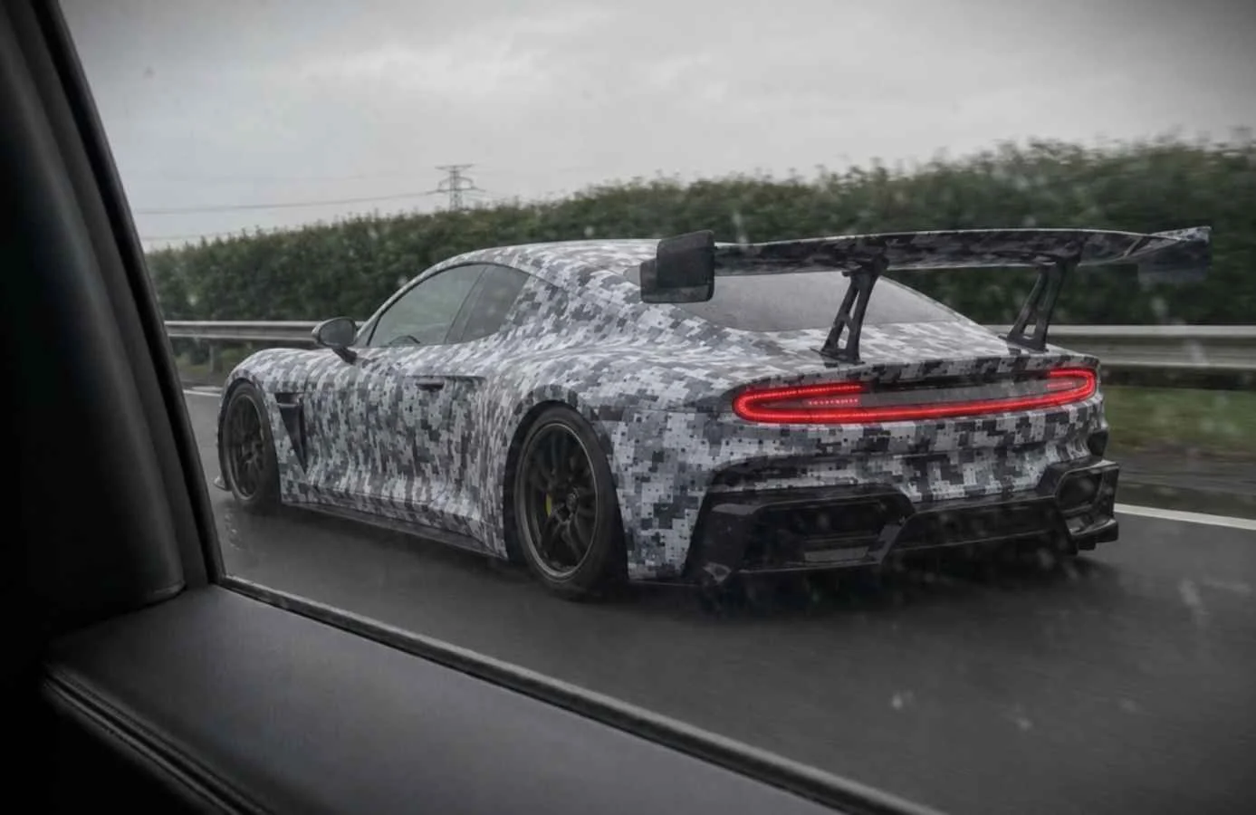 2000 hp+ Xiaomi two-door electric sports car caught testing