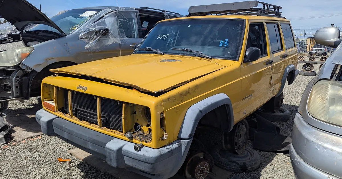 Junkyard Find: 2000 Jeep Cherokee Sport Freedom Edition