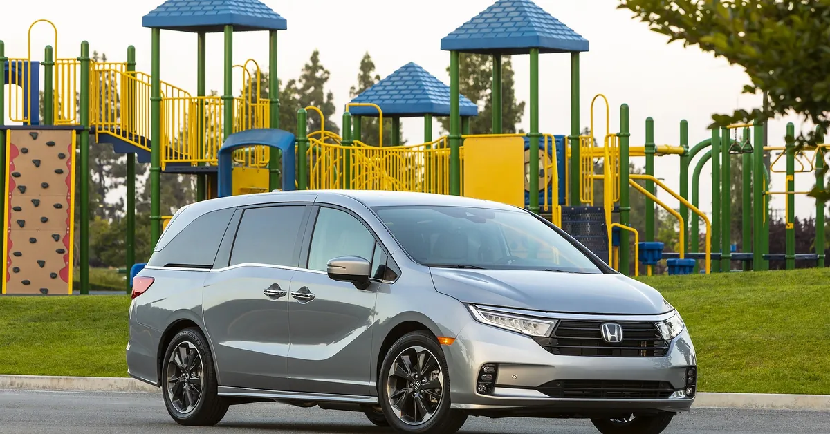 Honda Recalling 325K Odysseys Due to Rearview Camera Failure